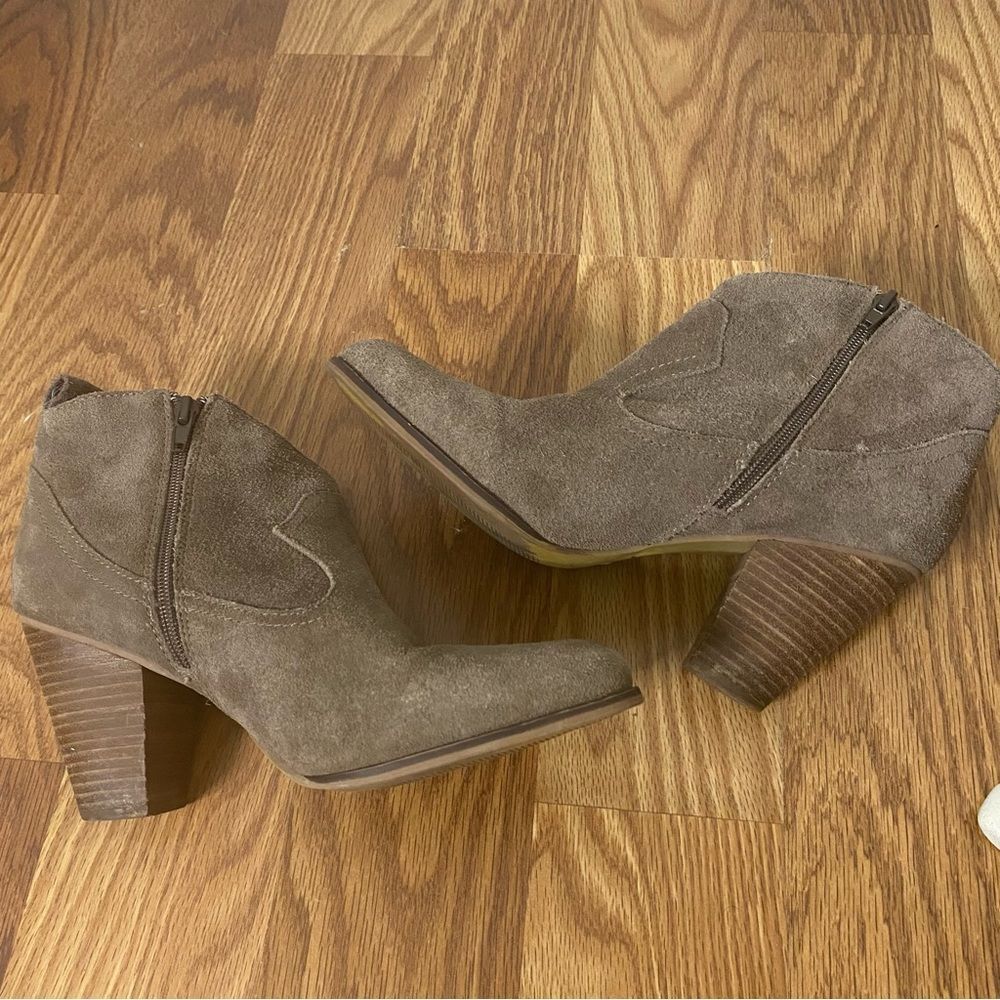 Steve Madden Ponncho Women’s leather Ankle Boots Fringe Western Taupe Suede 10 - Picture 8 of 12